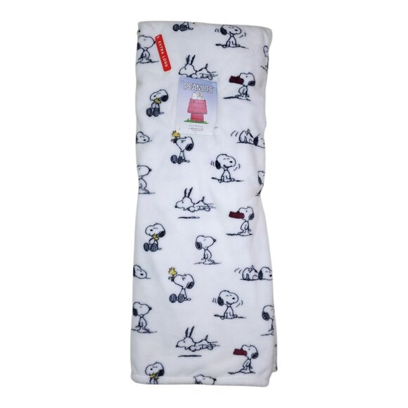 Peanuts Snoopy Extra Long Pet Plush Throw Blanket 60x70 Berkshire White & Black - Picture 1 of 6